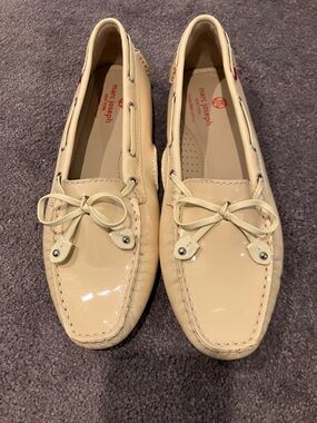 NWT leather loafer